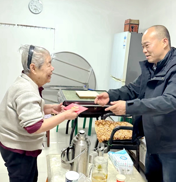 20250126/6795a5bf43739.jpg 宗 慰問(wèn) 劉芳章1.jpg